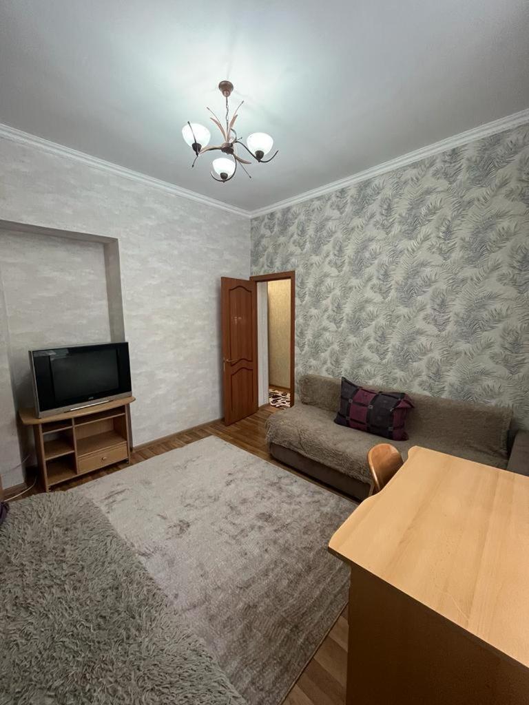 Apartments On Mustafa Ozturk อัลมาตี ภายนอก รูปภาพ