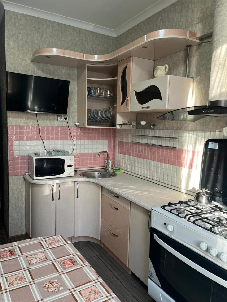 Apartments On Mustafa Ozturk อัลมาตี ห้อง รูปภาพ