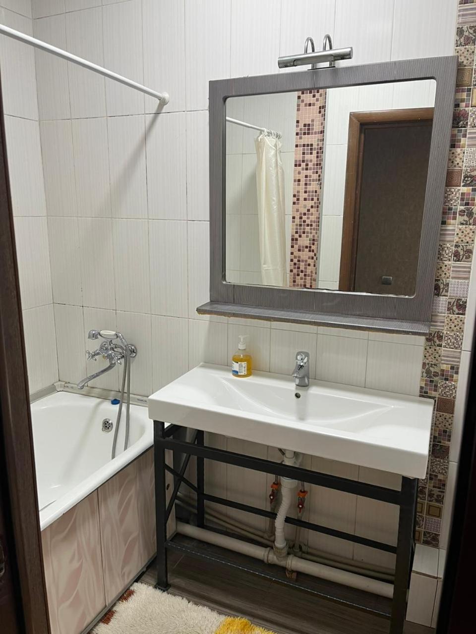 Apartments On Mustafa Ozturk อัลมาตี ห้อง รูปภาพ